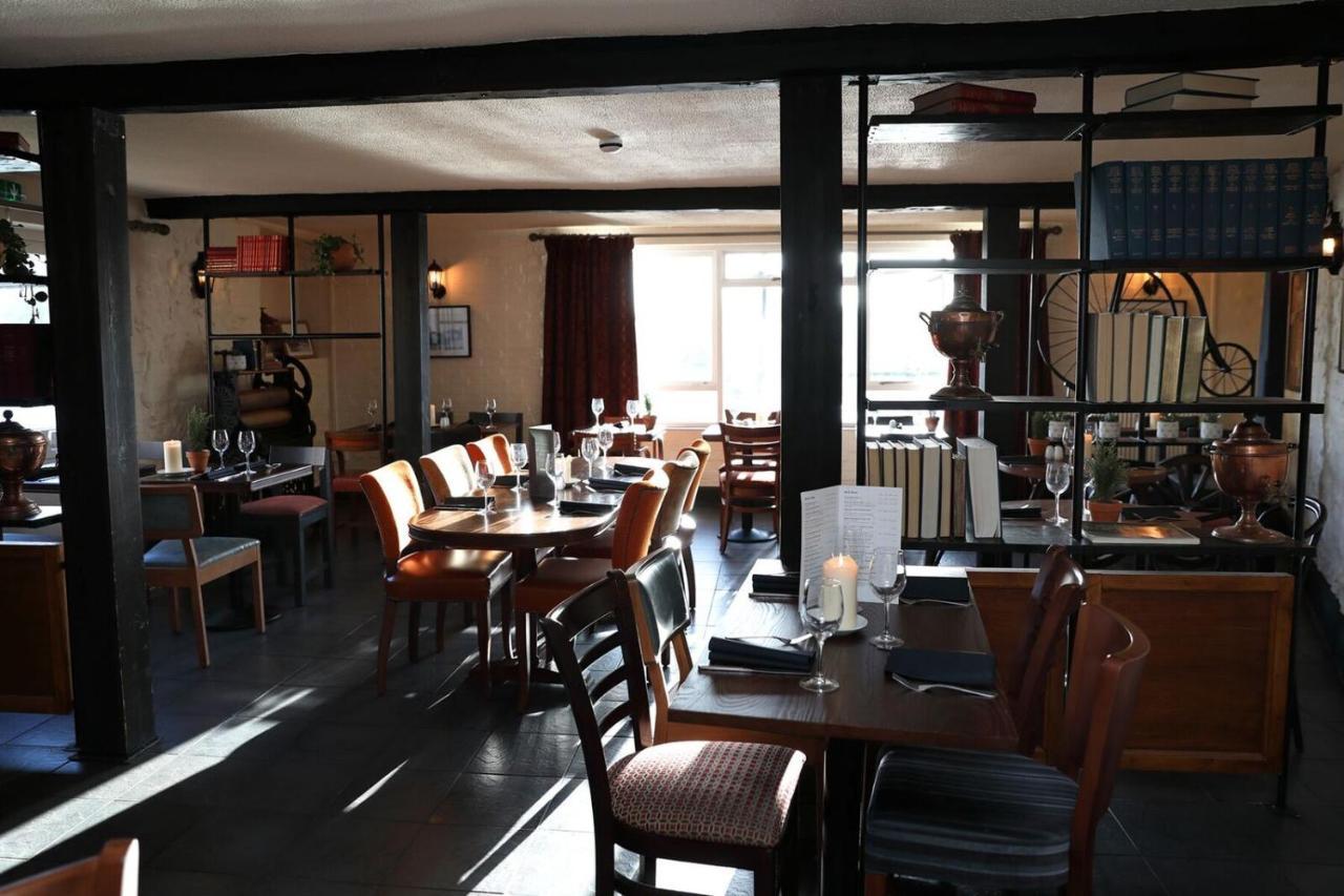 Отель The Rising Sun Coltishall Экстерьер фото